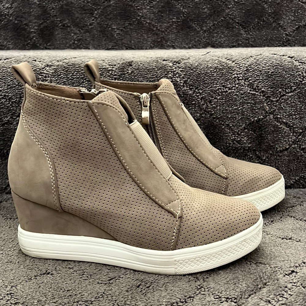 Vici Collection New In Town Wedge Sneaker